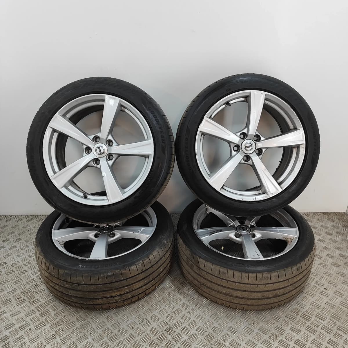 VOLVO V60 MK2 225 227 Alloy Wheel Set 31423515 2.0 Petrol / electricity 33517366