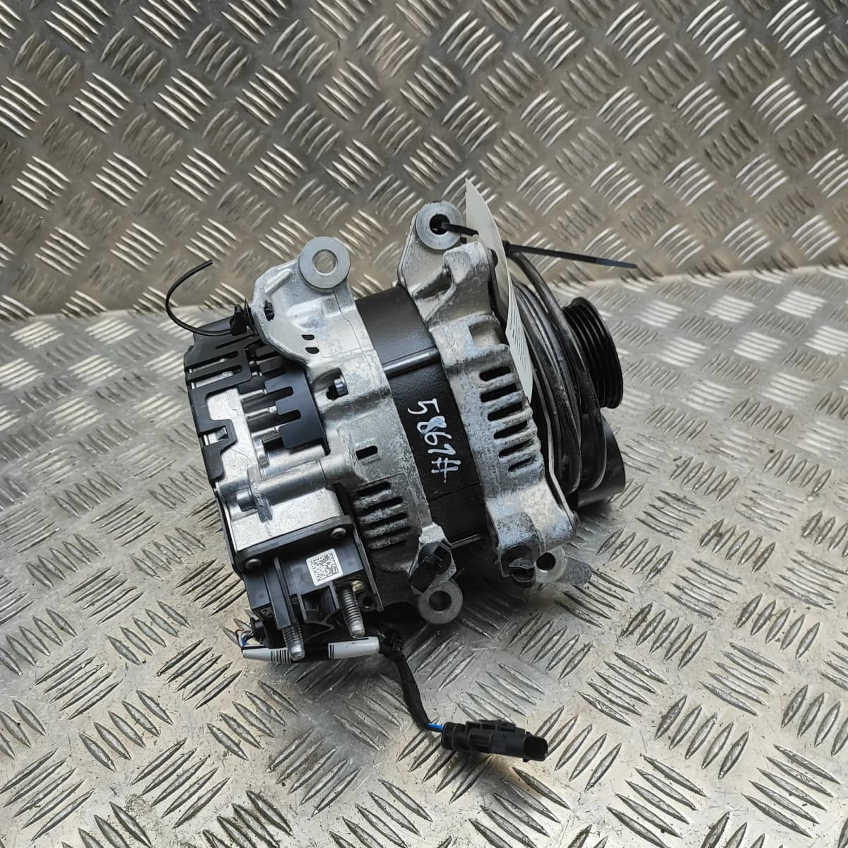 VOLVO XC40 Alternator Generator 32406474 2.0 Hybrid 120kW 2024 33548910