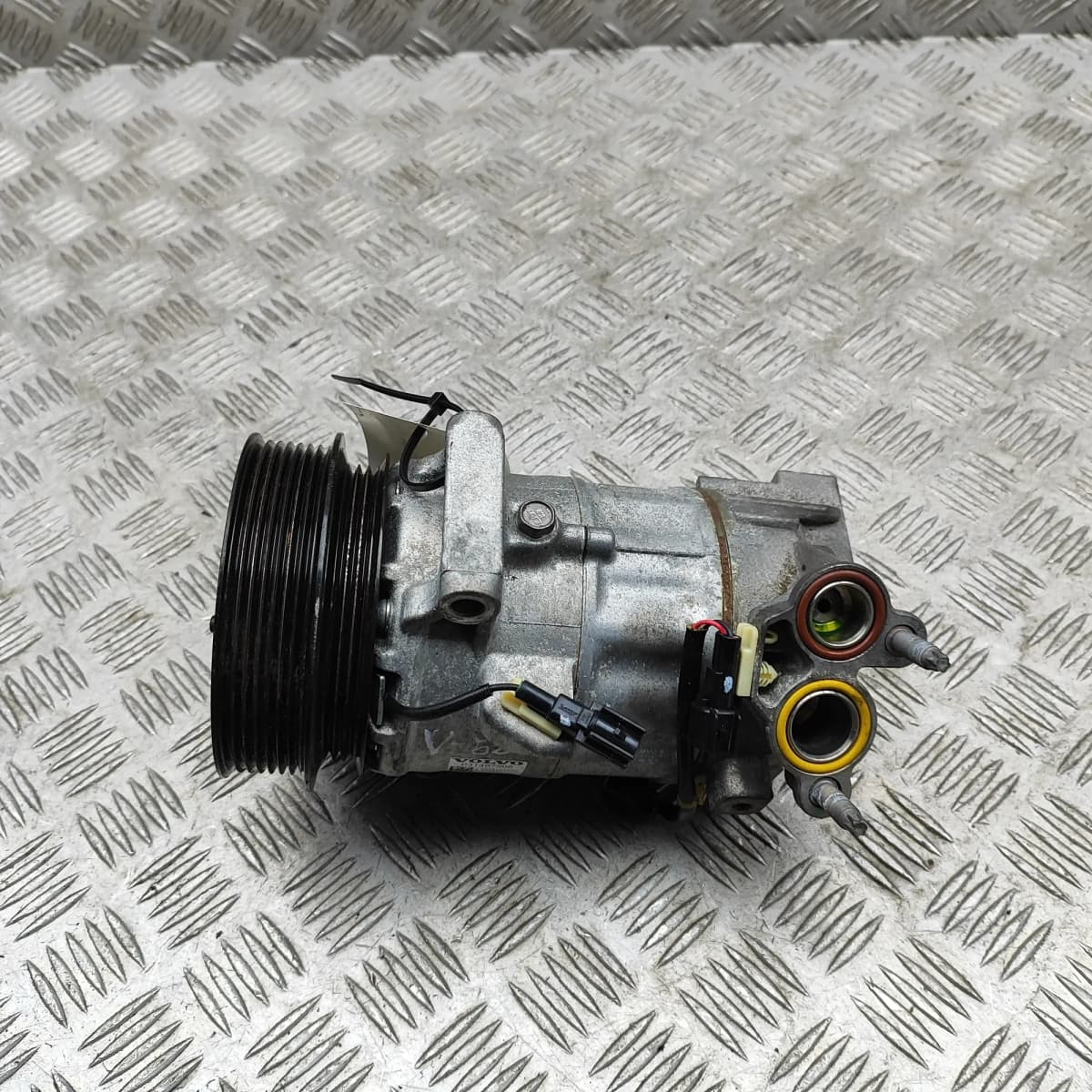 VOLVO V60 MK2 Air Condition A/C Pump P31497908 2.0 Hybrid 220kW 2023 33570704