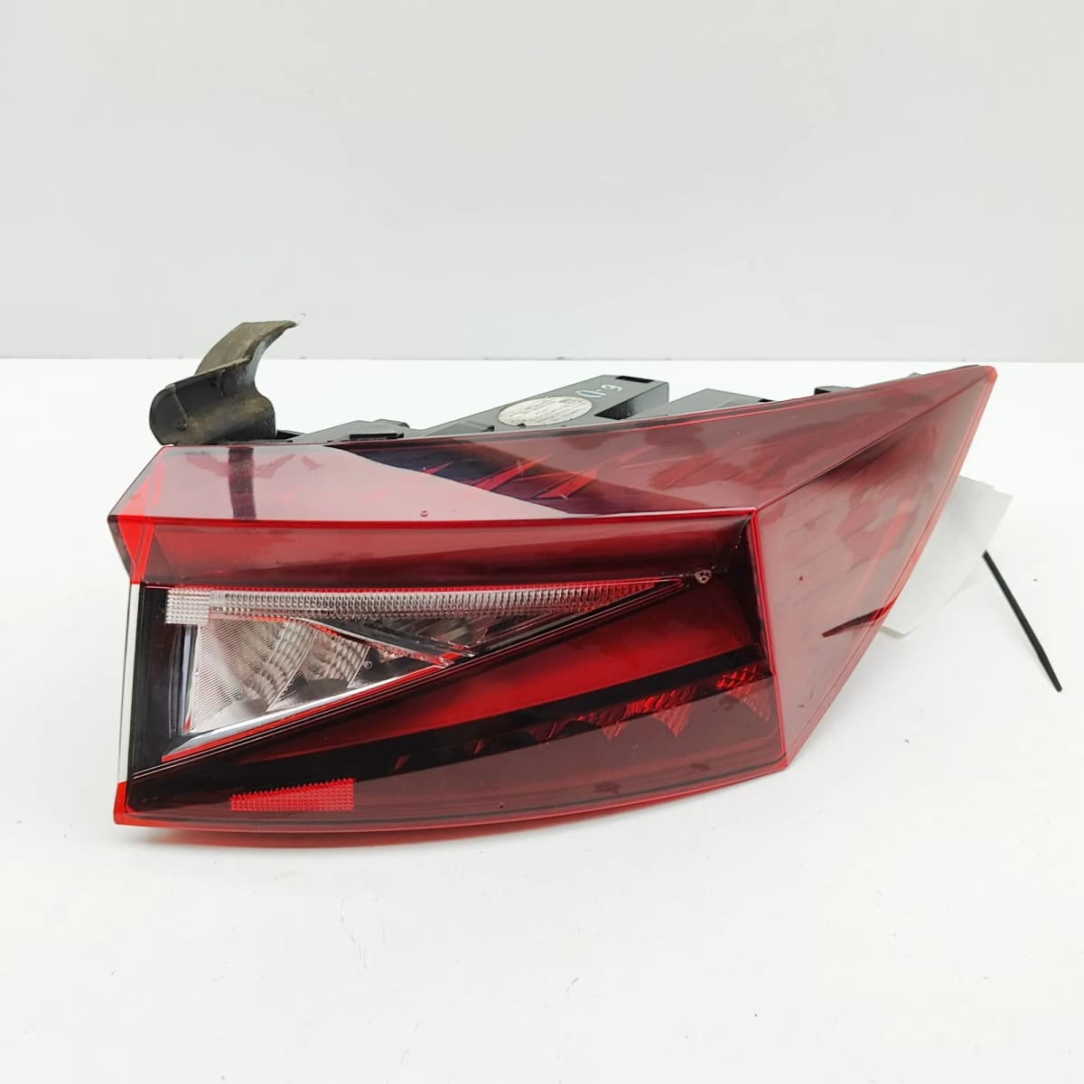 SKODA ENYAQ iV SUV Rear Right Tail Light 2SD014785-02 RHD 2022 33582965