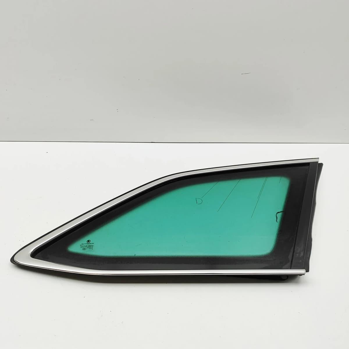SKODA SUPERB MK3 Estate 3V B8 Rear Right Quarter Window 3V9845298L 2019 33610971