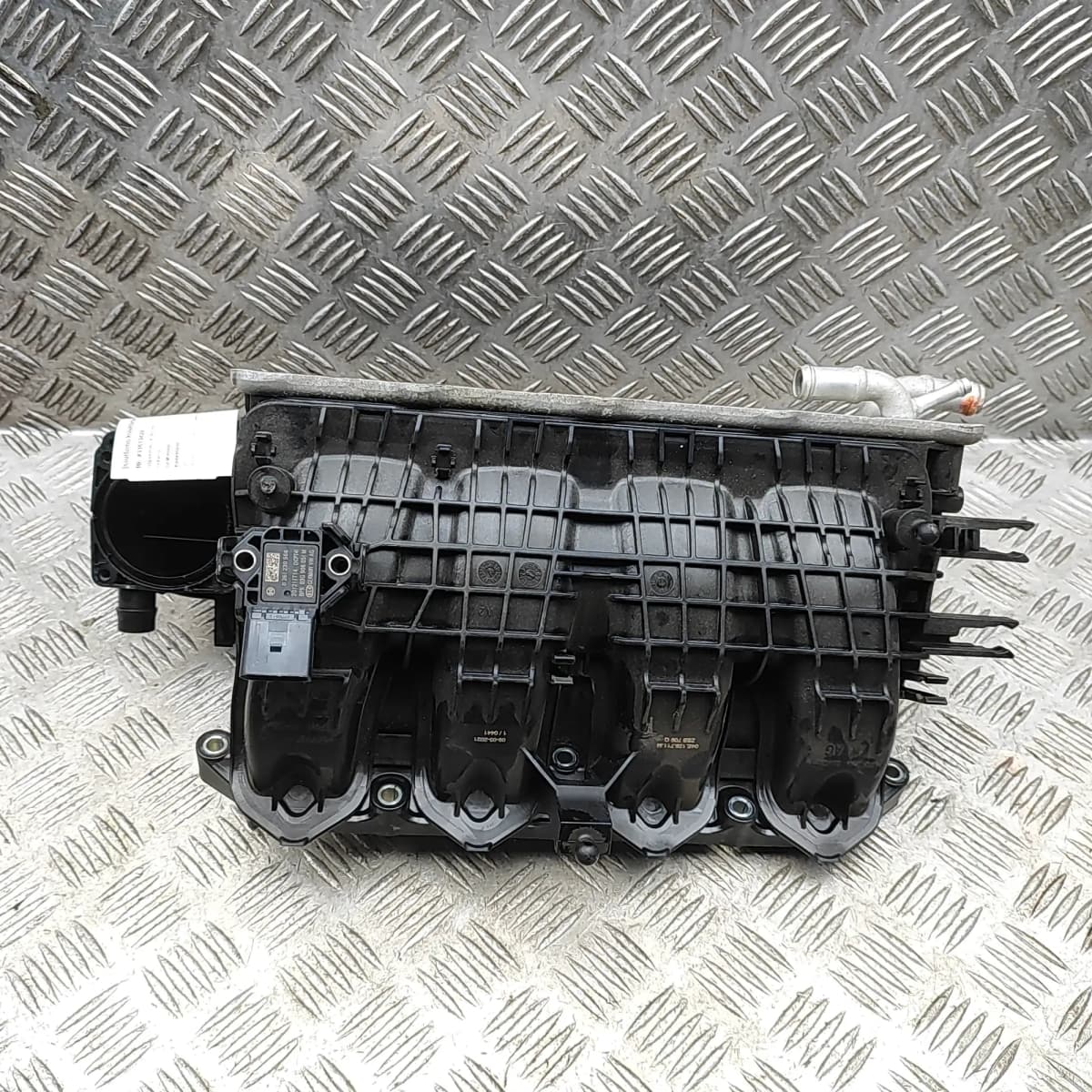 VOLKSWAGEN TIGUAN AD1 MK2 Intake Manifold 04E129711M 1.4 Hybrid 180kW 2021