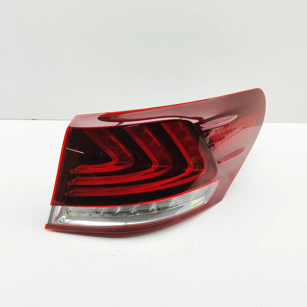 LEXUS LS XF40 MK4 Rear Right Tail Light 81551-50240 LHD 2016 33694987