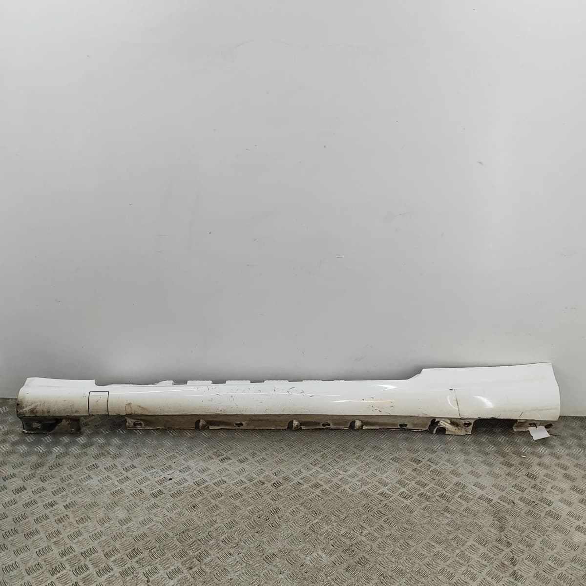 MERCEDES-BENZ E Coupe C207 Left Side Plastic Sideskirt Cover A2076981354 2014
