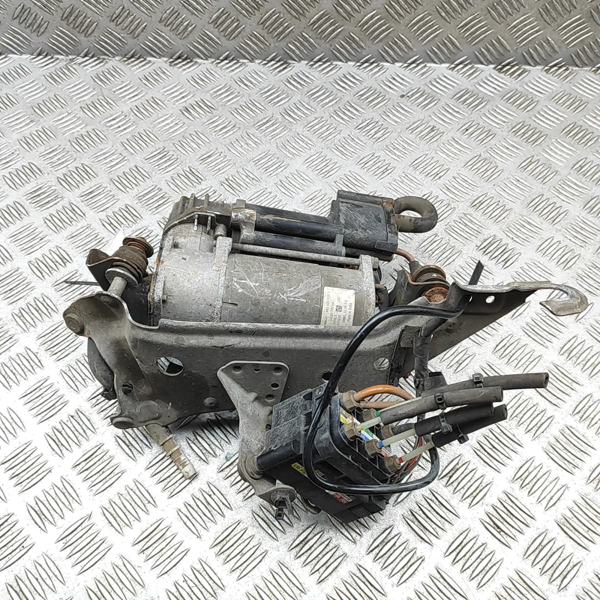 MERCEDES-BENZ E W213 Air Suspension Compressor A2133200104 3.0 Petrol 295kW 2017