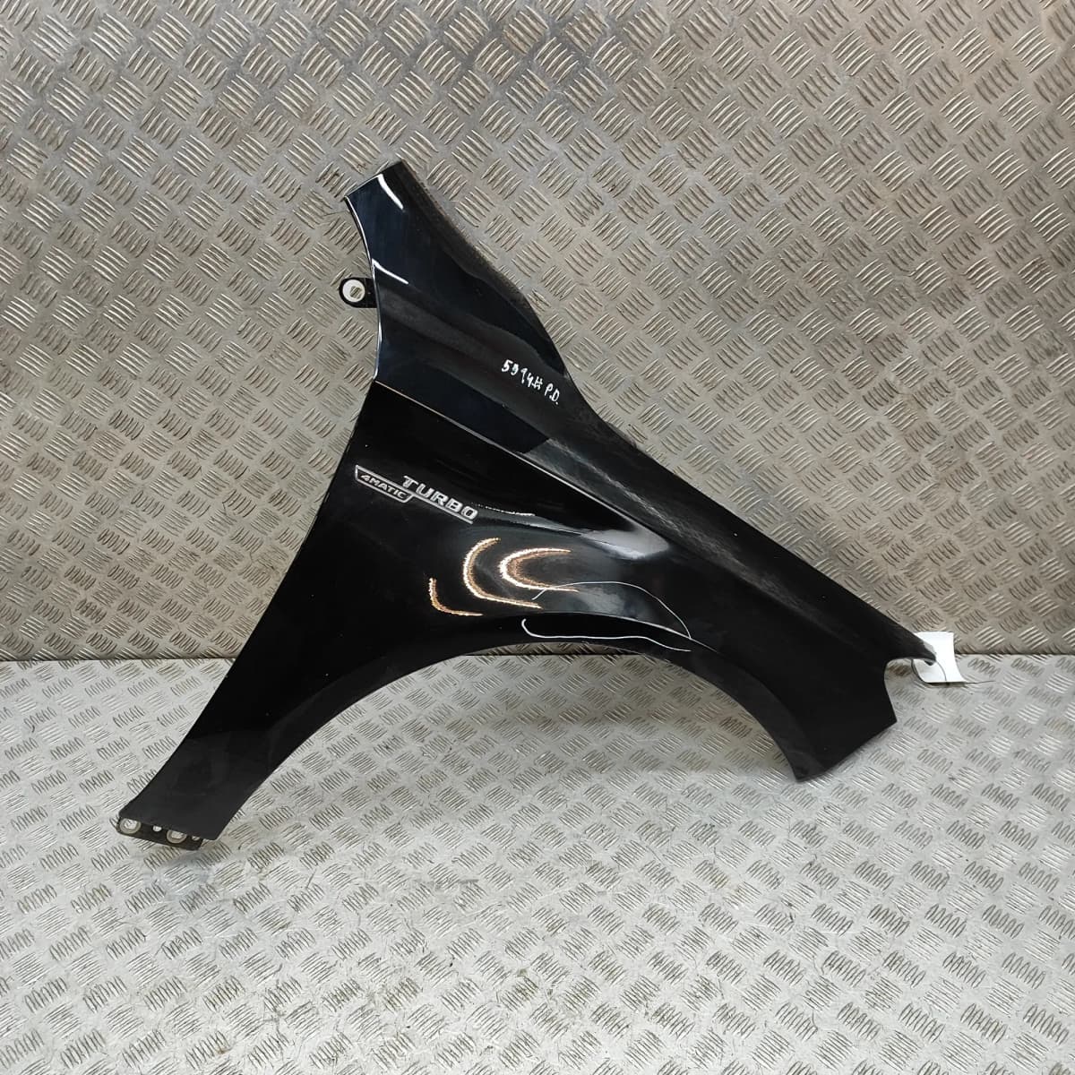 MERCEDES-BENZ CLA Coupe C117 Front Right Fender A1178810201 2.0 Petrol 33714371