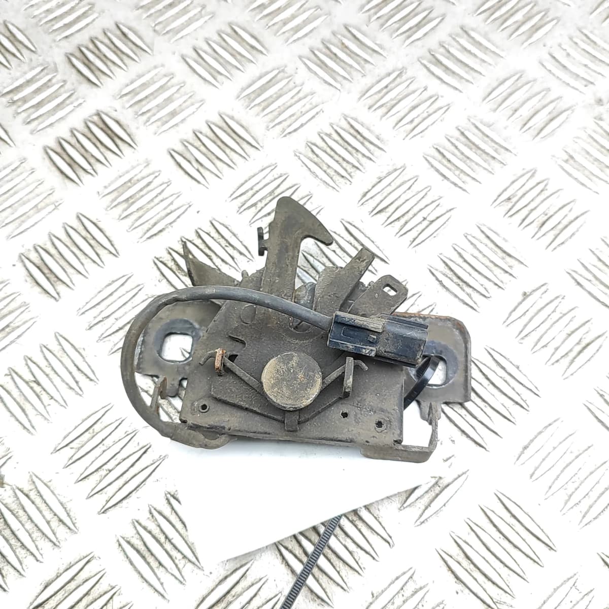 OPEL VIVARO Combi Bonnet Lock 93451694 1.6 Diesel 85kw 2015 33714897