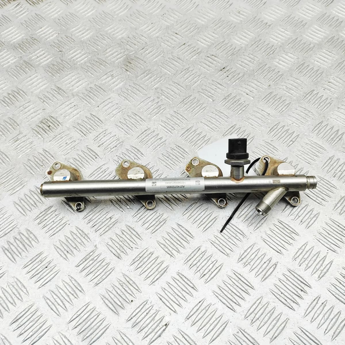 MERCEDES-BENZ C W205 Fuel Rail A2740700995 2.0 Petrol 155kW 2014 33723178