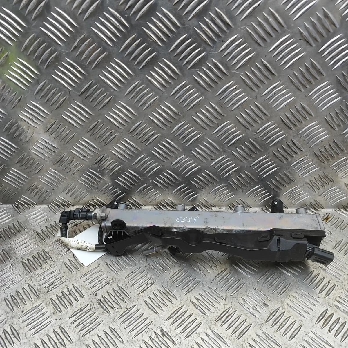TOYOTA RAV 4 MK5 A5, H5 Fuel Rail 23814-25021 2.5 Petrol / electricity 33726270