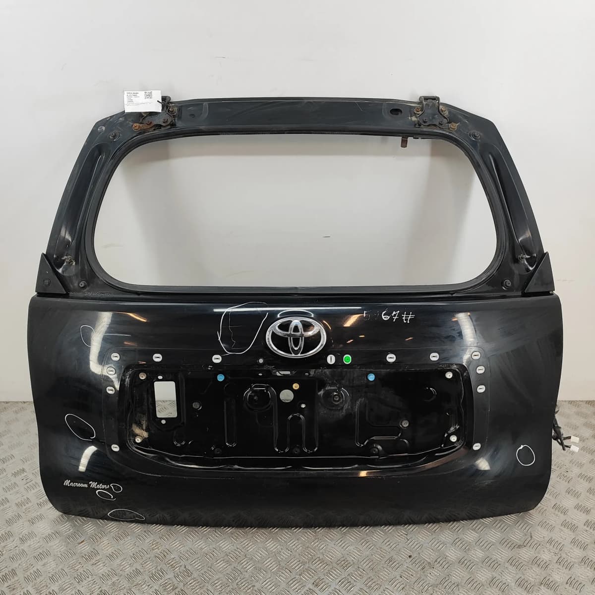 TOYOTA LAND CRUISER J15 Tailgate Bootlid 67005-60L30 2.8 Diesel 130kW 2019
