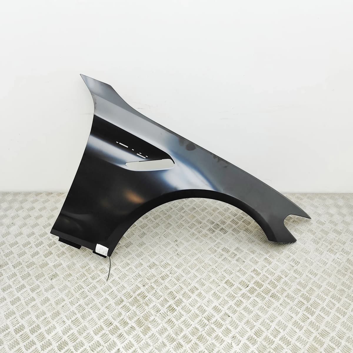 BMW F90 Front Right Fender 8071598 2017 33793552