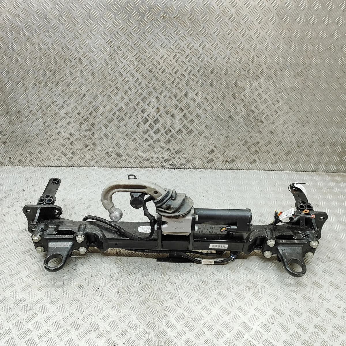 LAND ROVER DEFENDER Station Wagon L663 Towbar Kit P8BM-17K817-AD 5.0P 386kW 2024