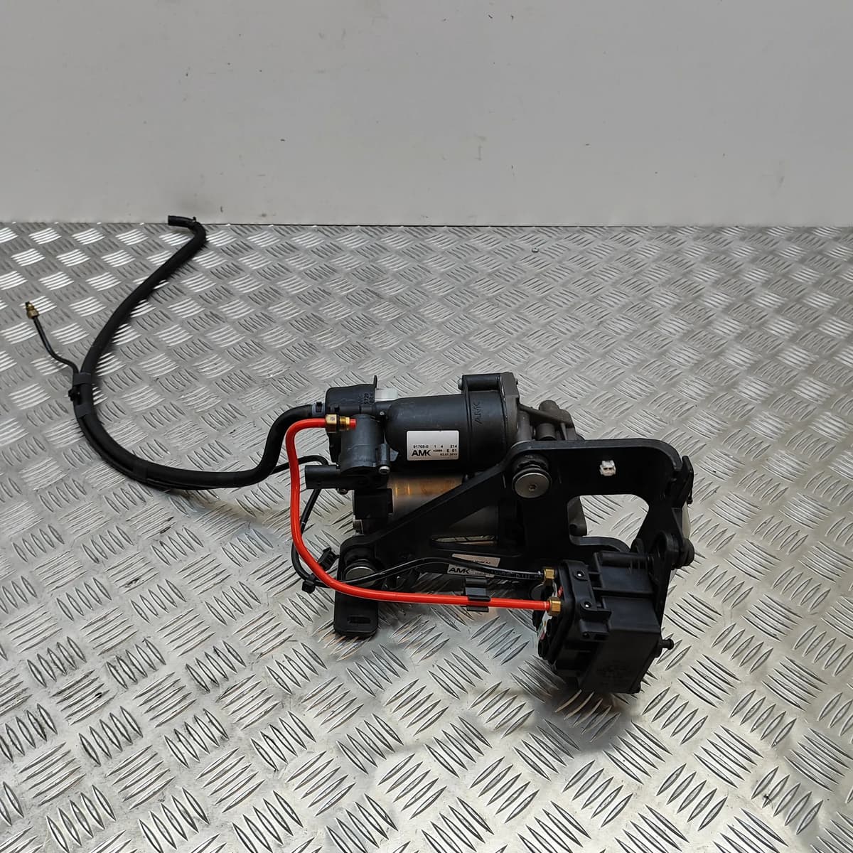 JAGUAR XJ X351 2014 Air Suspension Compressor AW933B484AJ