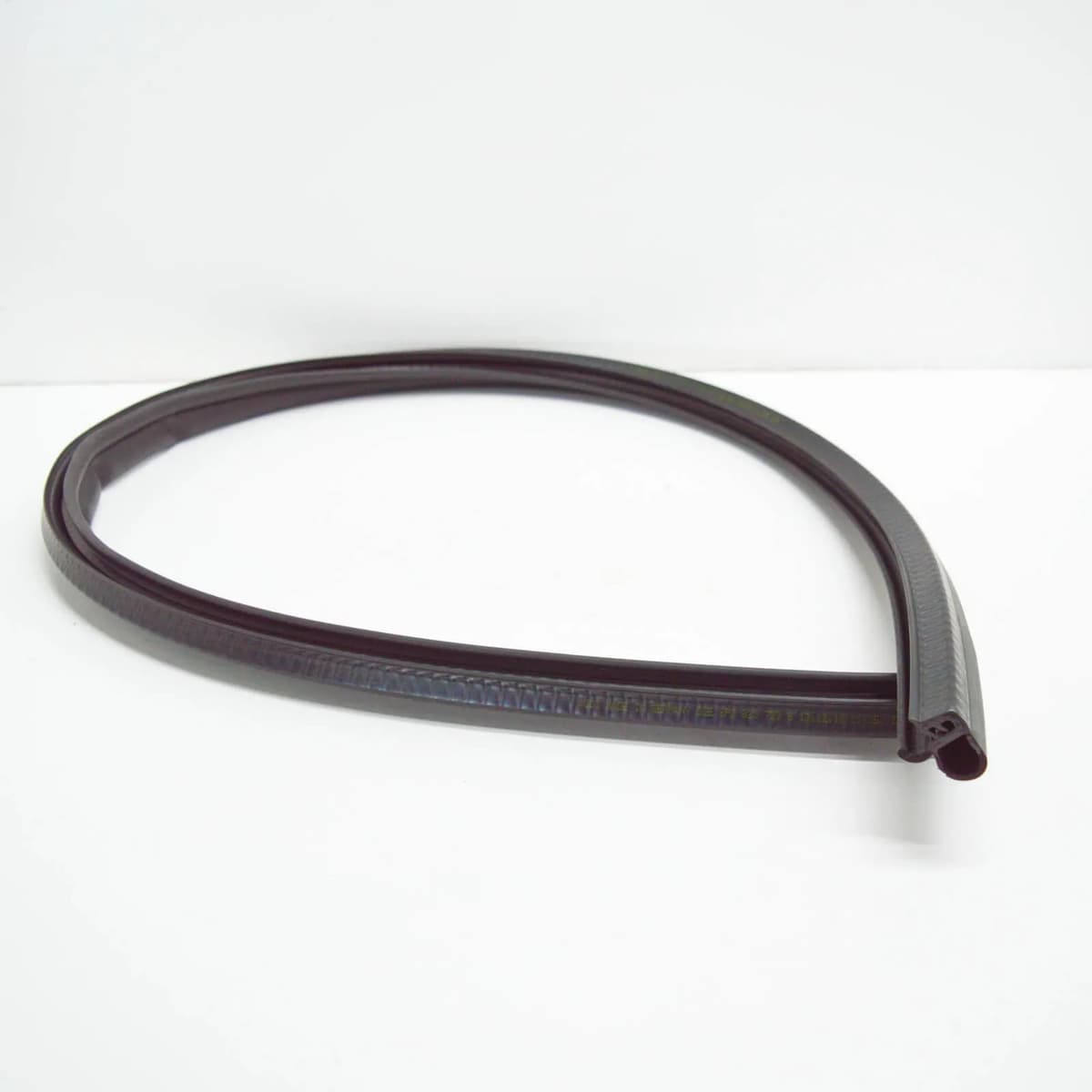 AUDI A3 8P Bonnet Water Box Rubber Seal 8P0823723B NEW GENUINE