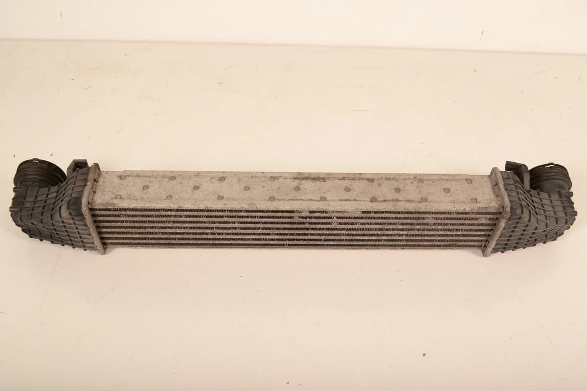 MERCEDES C219 CLS320 CDI 2006 RHD Intercooler Radiator A2115003902 10032981