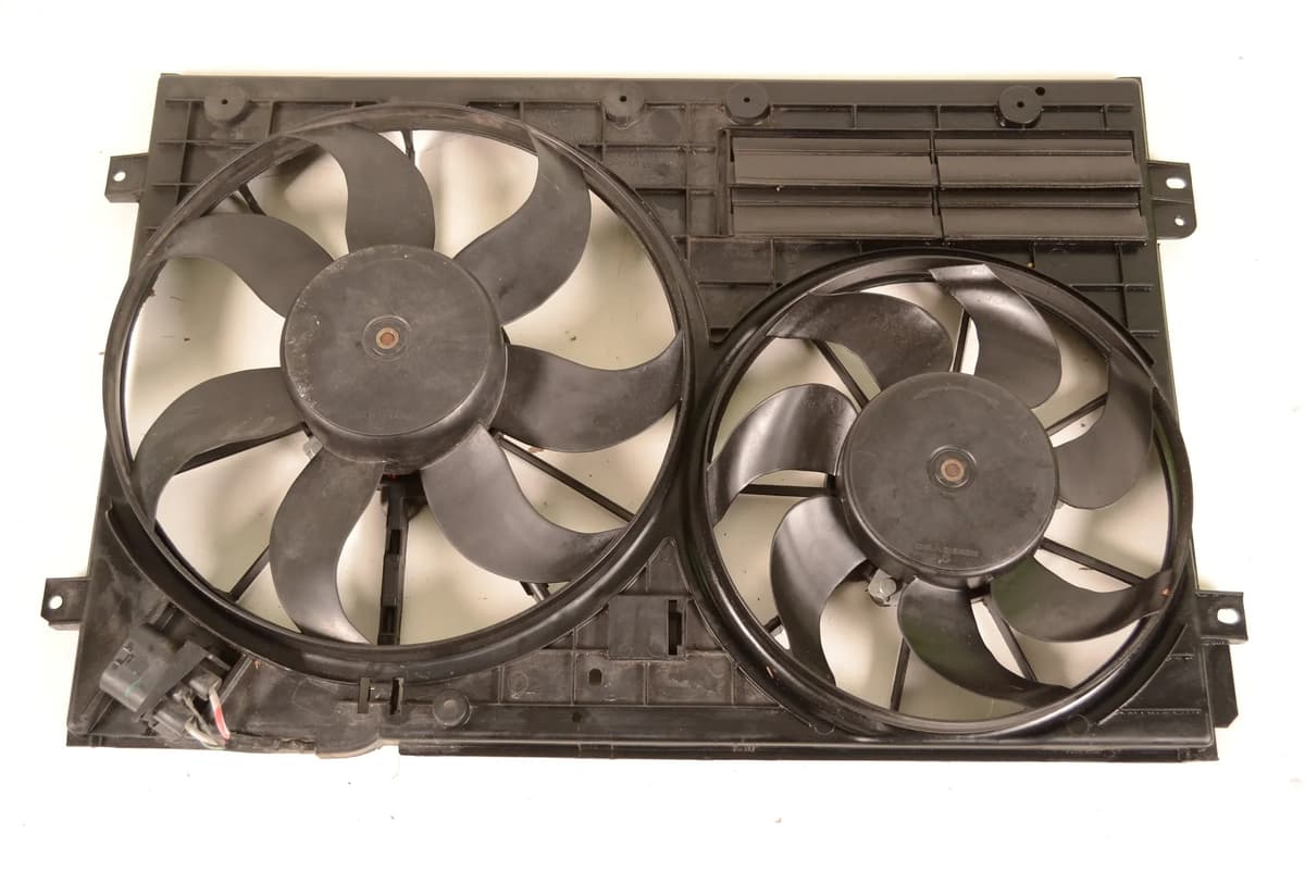 Audi TT 8J Engine Cooling Fan 1K0121207BC 2009 RHD 11715299