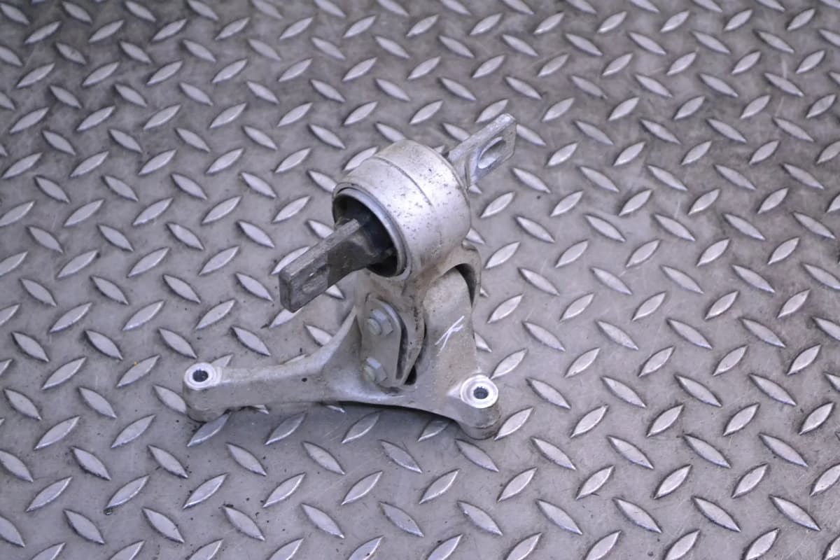 TESLA MODEL S Left Side Engine Mount Electricity 386kw 2017 12132351