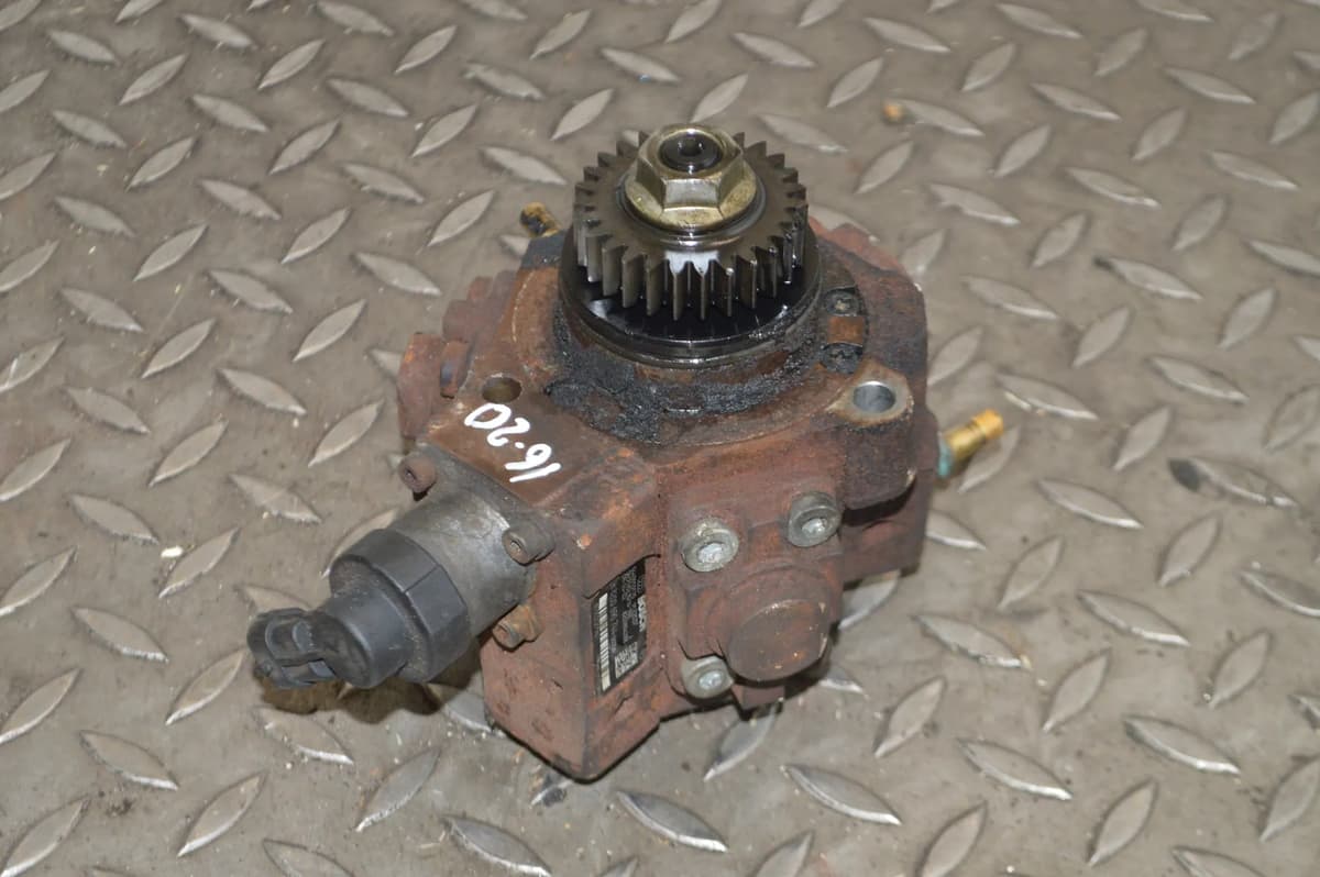 OPEL VIVARO J7 2.0 CDTI 2006 High Pressure Fuel Pump 8200690744 0445010170