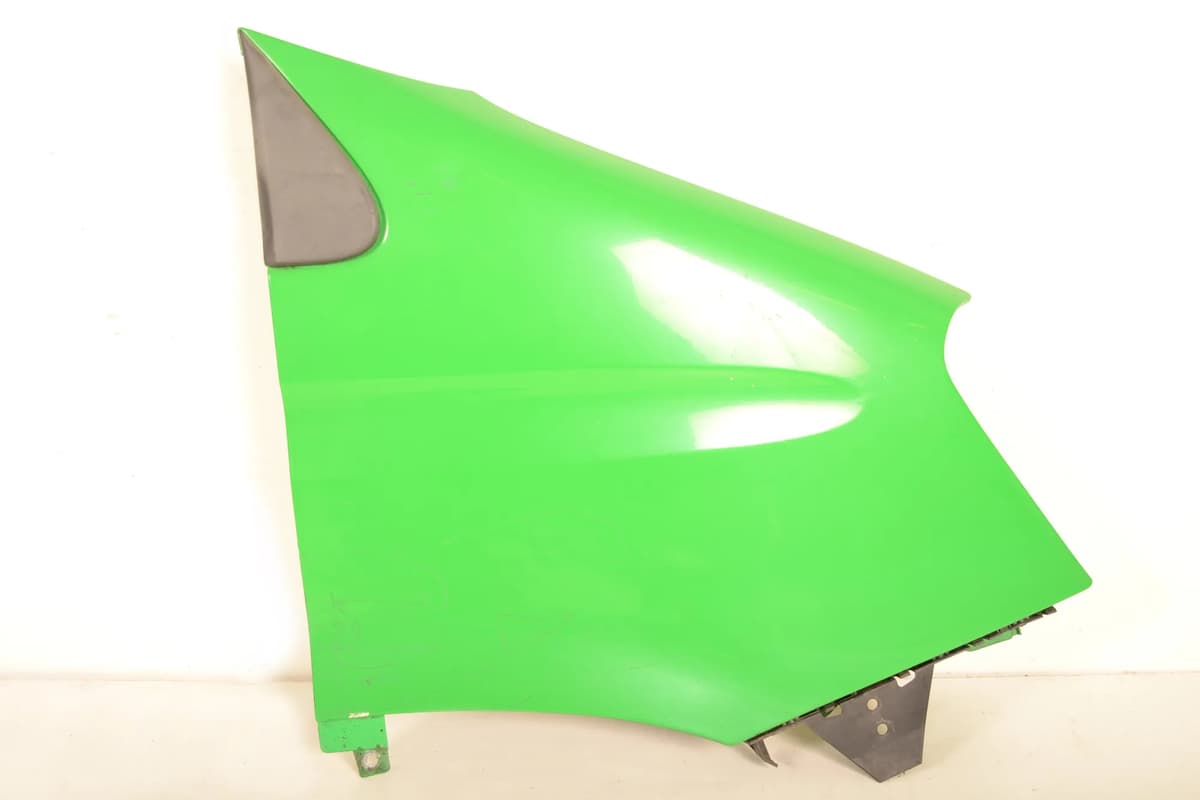 IVECO DAILY 2.3 D 2012 RHD Front Right Wing Fender In Green 13722637