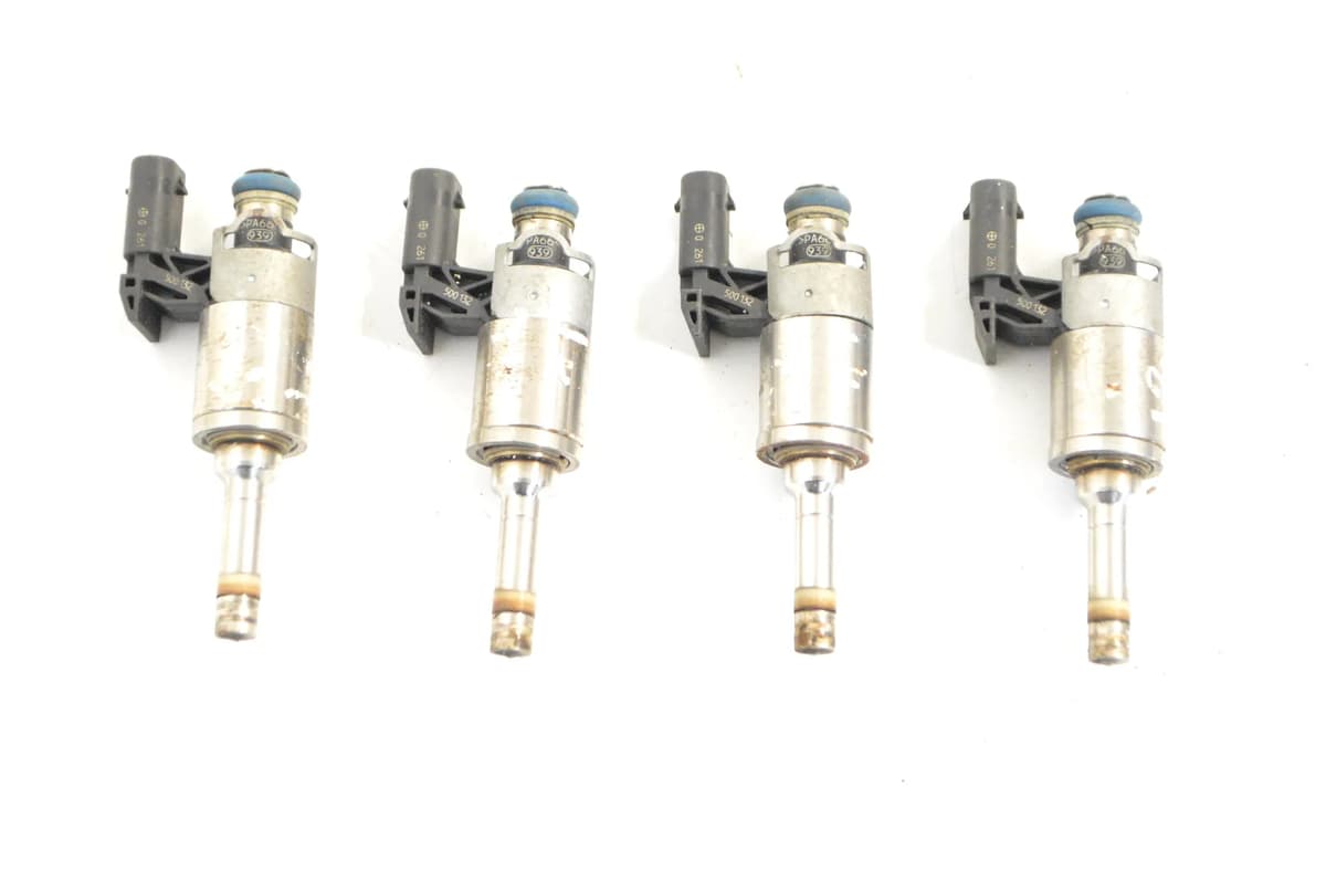 AUDI A3 8V1, 8VK 2012 Fuel Injector Kit 04E183036A