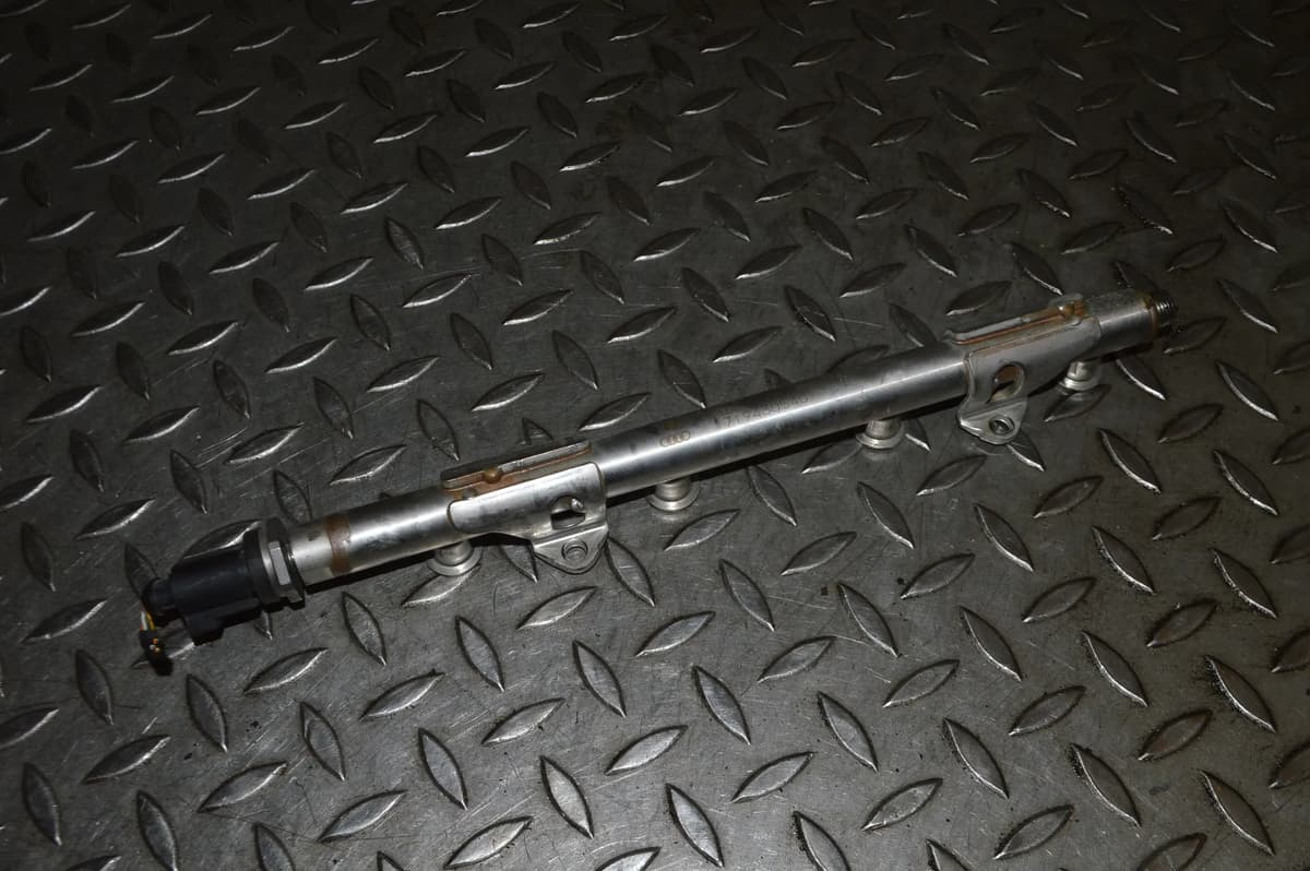 VW GOLF mk7 5G 1.0 TSI 2018 RHD Fuel Injection Rail 04E133320D 14341364