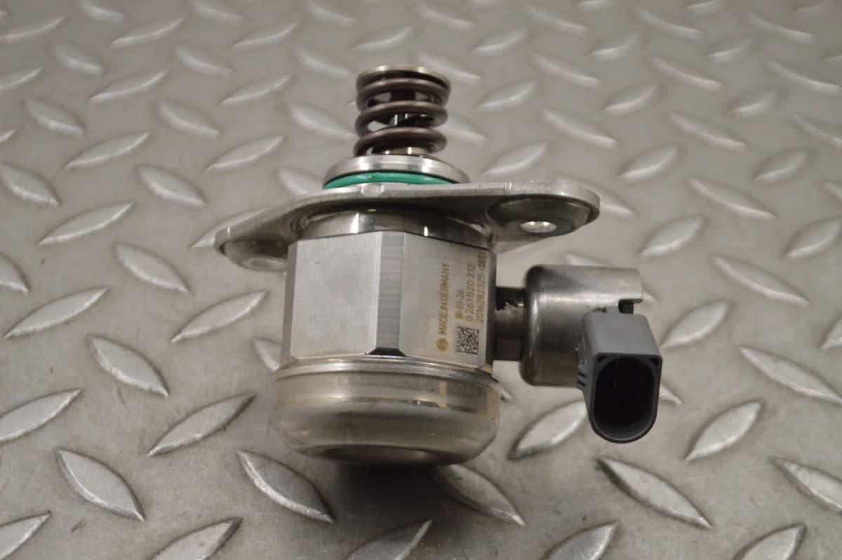 MERCEDES-BENZ A W176 2014 Fuel Pump A2700700501