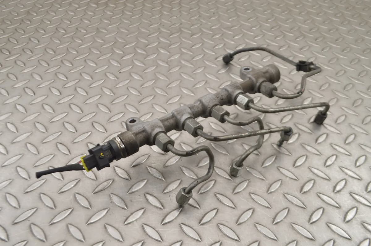 Hyundai ix35 LM 1.7 CRDi 2011 RHD Fuel Injection Rail 31400-2A420 15234590
