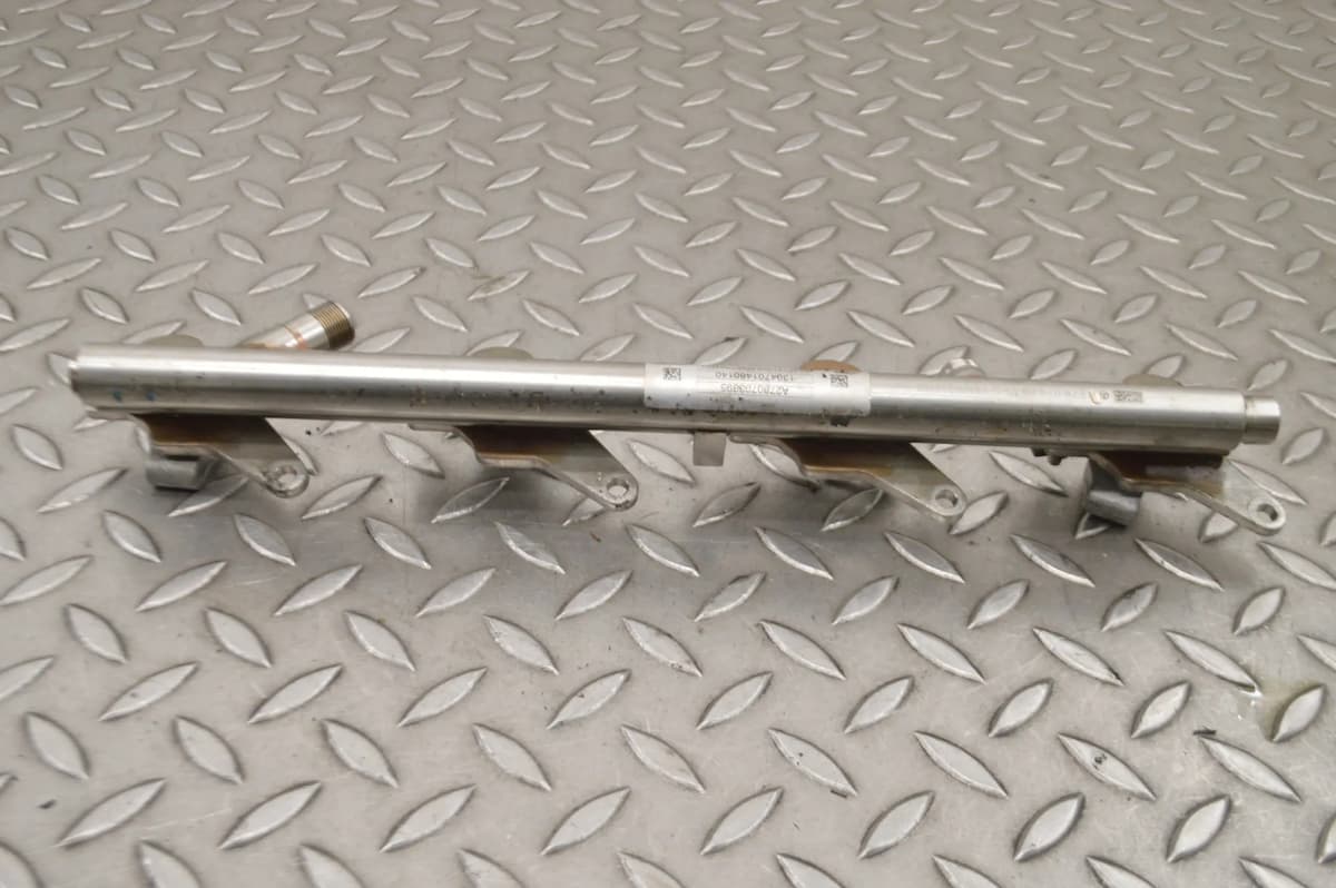 Mercedes C218 CLS500 2012 RHD Fuel Injection Rail A2780703395 15384813