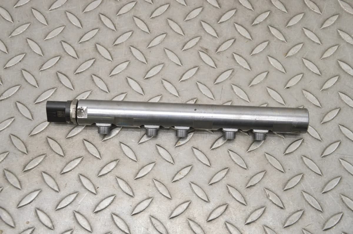 Mini Countrymen Fuel Injection Rail 7823460 R60 D 2011 RHD 17184615