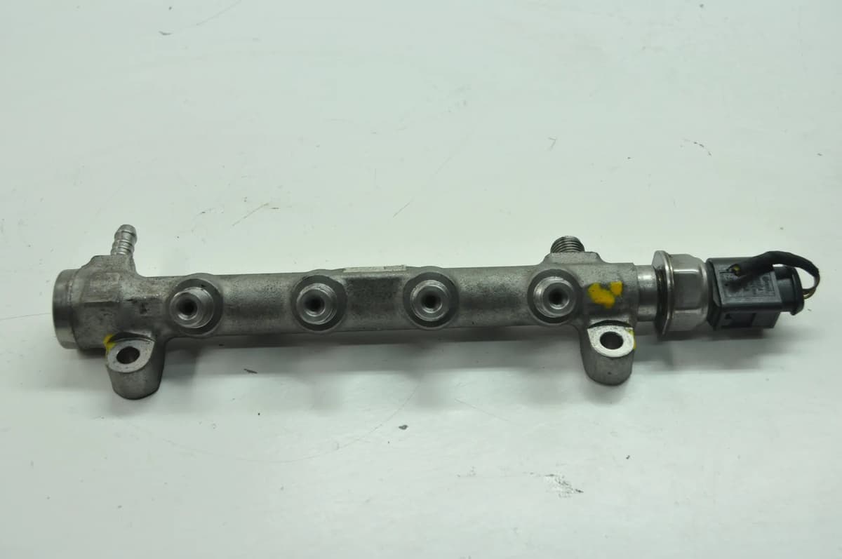 SEAT LEON 2.0 TDI 2012 RHD Fuel Injection Rail 04L089D 057130764AB 1748231