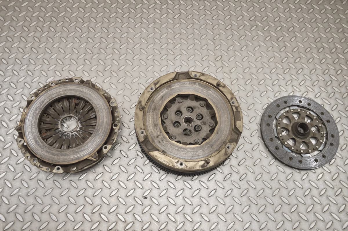 BMW F20 Clutch Kit With Flywheel 7614327 7614325 116i 2013 RHD 17819139