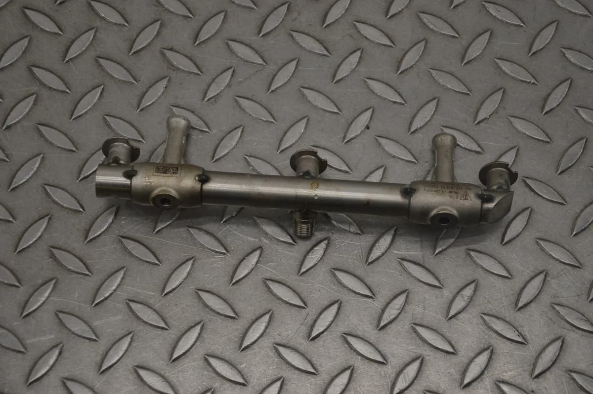 Porsche 911 Fuel Injection Rail 9A211040301 991 3.0 S 2016 21470608
