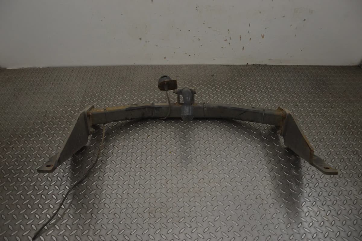 Jeep Cherokee Trailer Towing Bar CH19U 00-7378 KK 2.8 CRD 2008 RHD 21675097