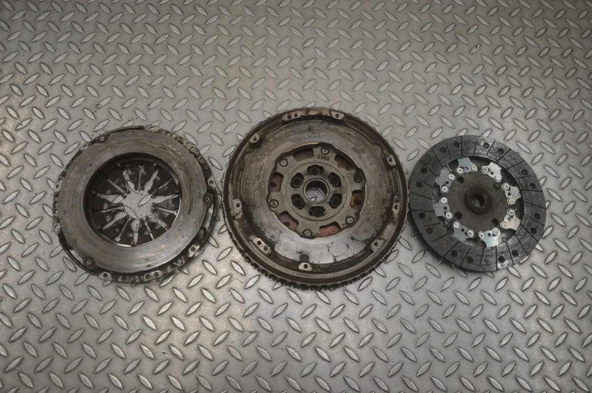 Nissan Juke Clutch Kit With Flywheel 123104345R F15 1.2 DIG-T 2018 RHD 23836141