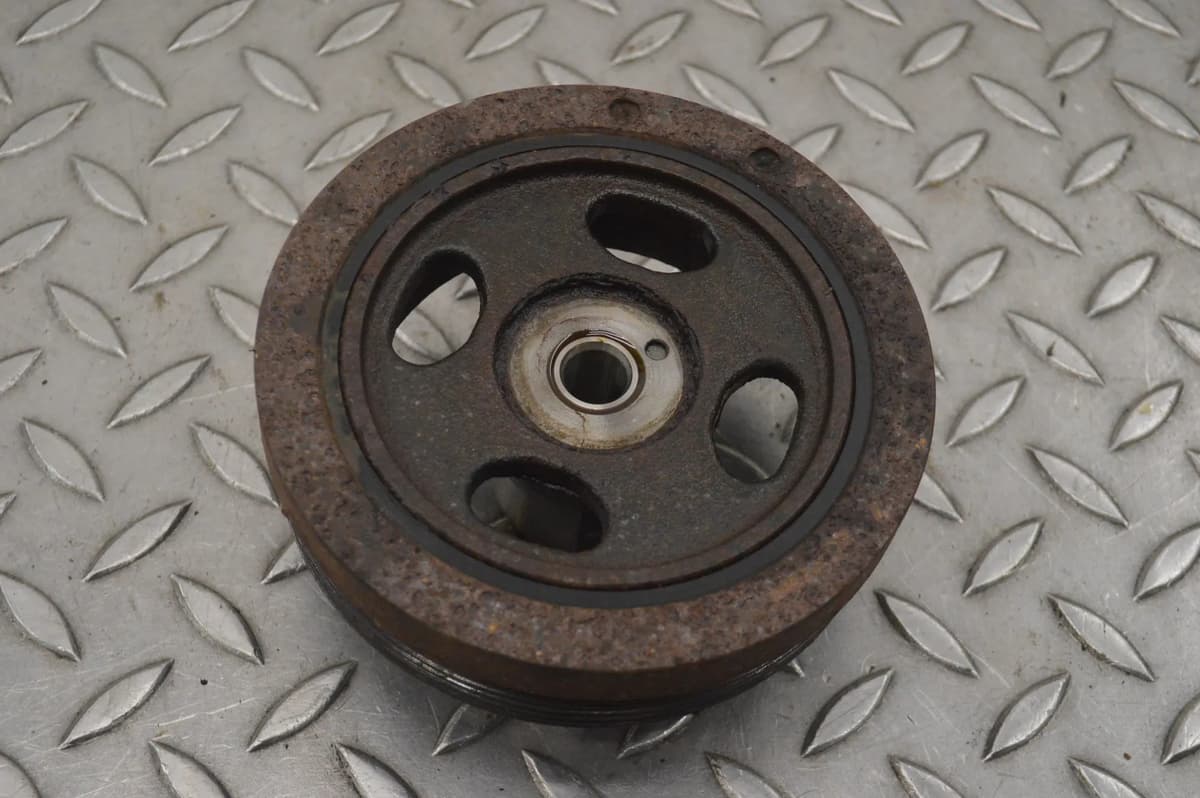 Toyota GT86 Crankshaft Pulley ZN6 2015 RHD 24776850