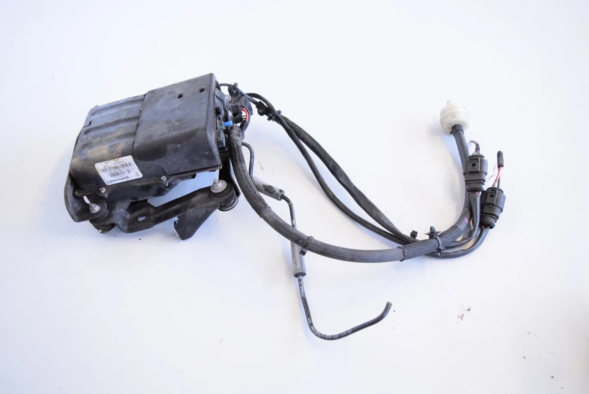 Porsche Panamera S Air Suspension Compressor 97035815123 2011 LHD 25971746