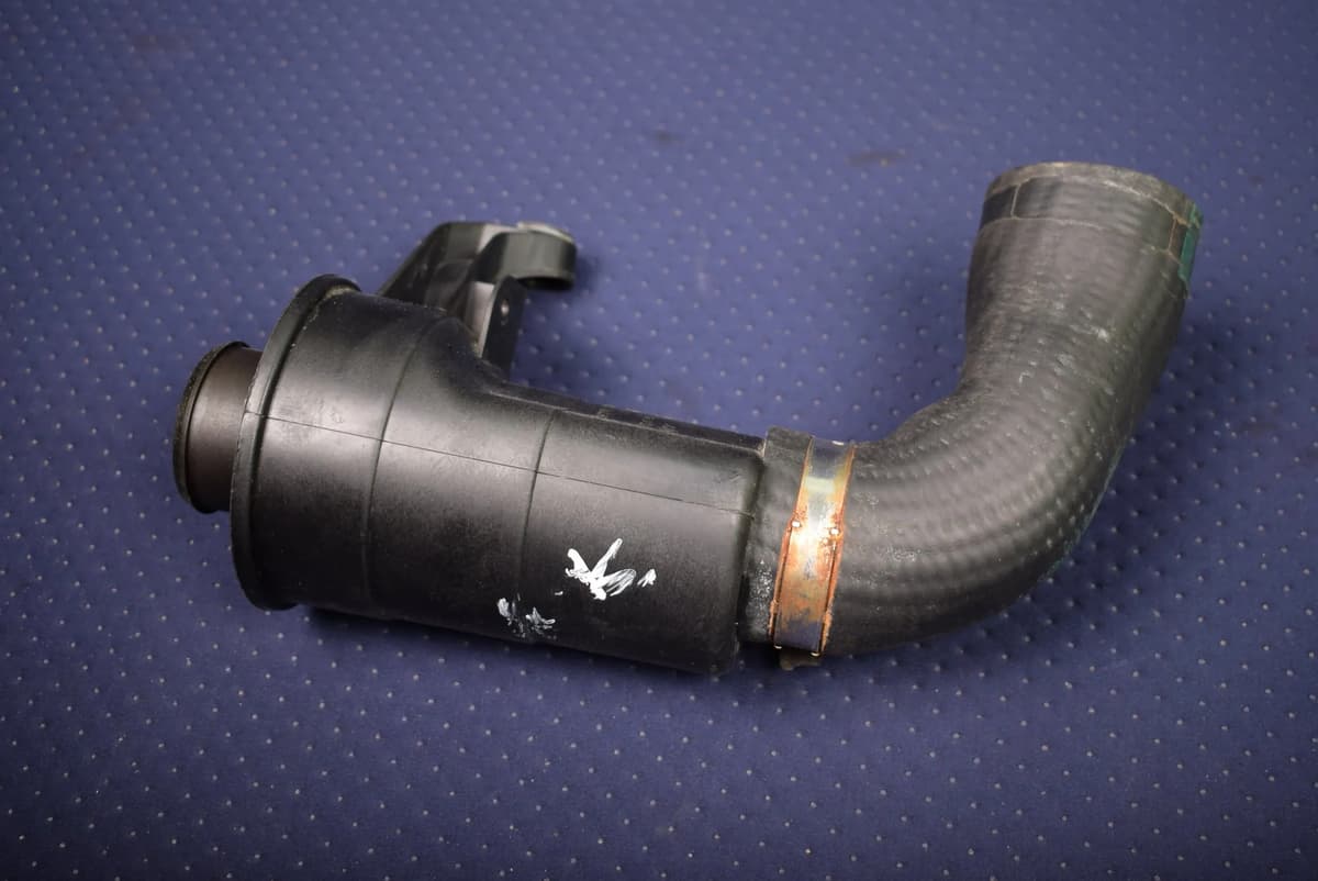 MINI CLUBMAN R55 2012 Left Side Intercooler Hose 1017378
