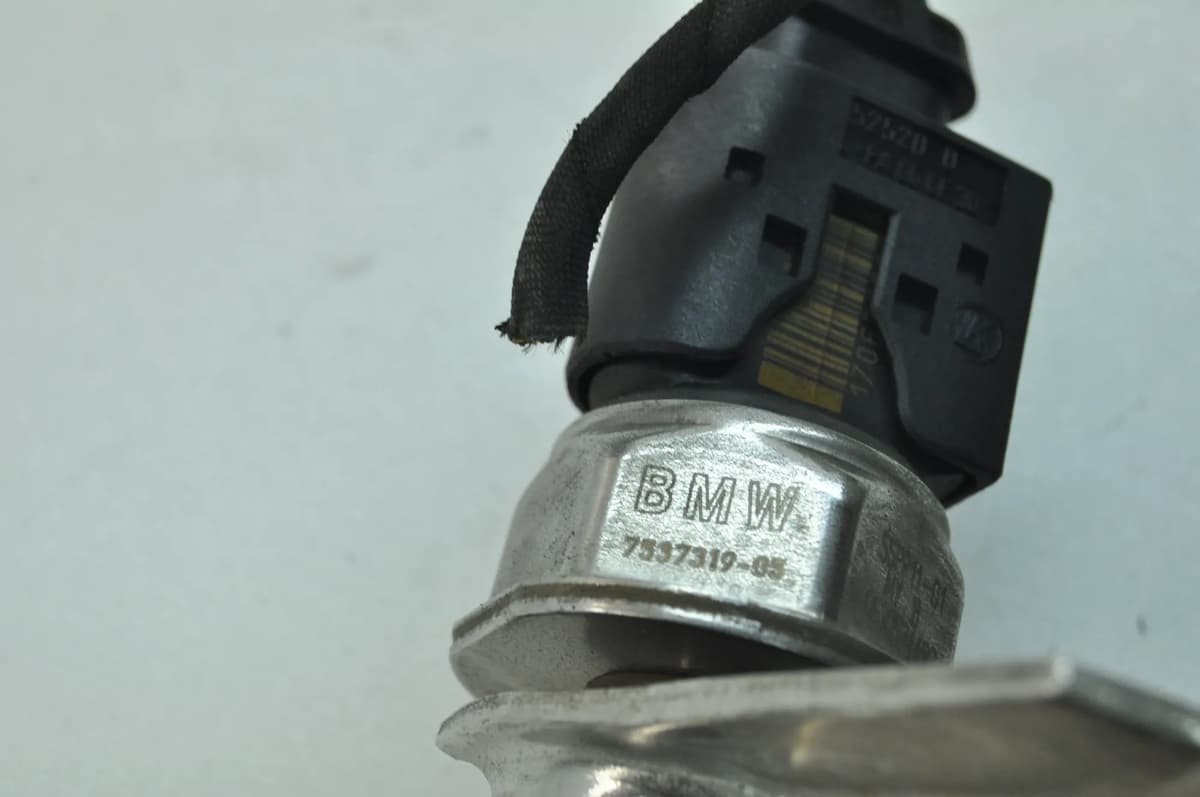 BMW 3 Coupe E92 2007 Fuel Rail 7575480