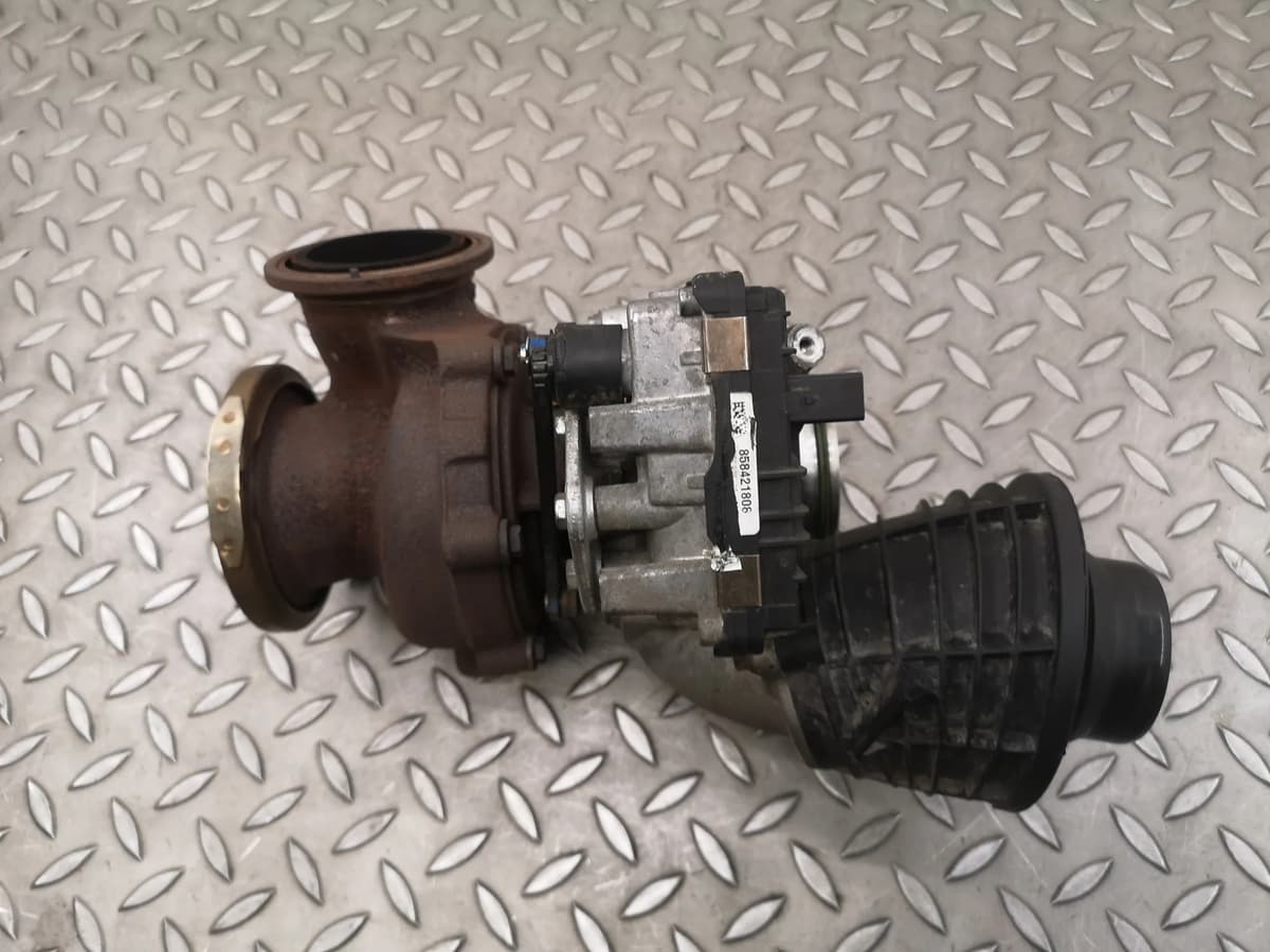 BMW G30 530d xDrive Turbocharger 8584218 195kW 2019 27732333