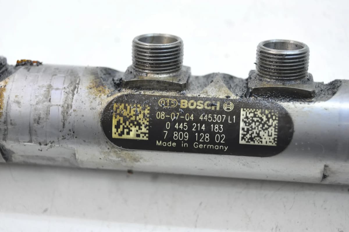 BMW 3 Coupe E92 2008 Fuel Rail 7809128