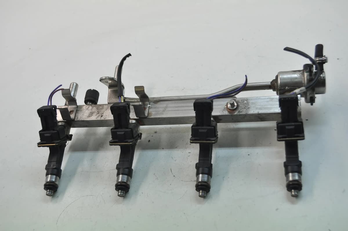 OPEL CASCADA W13 2013 Fuel Rail 280158205