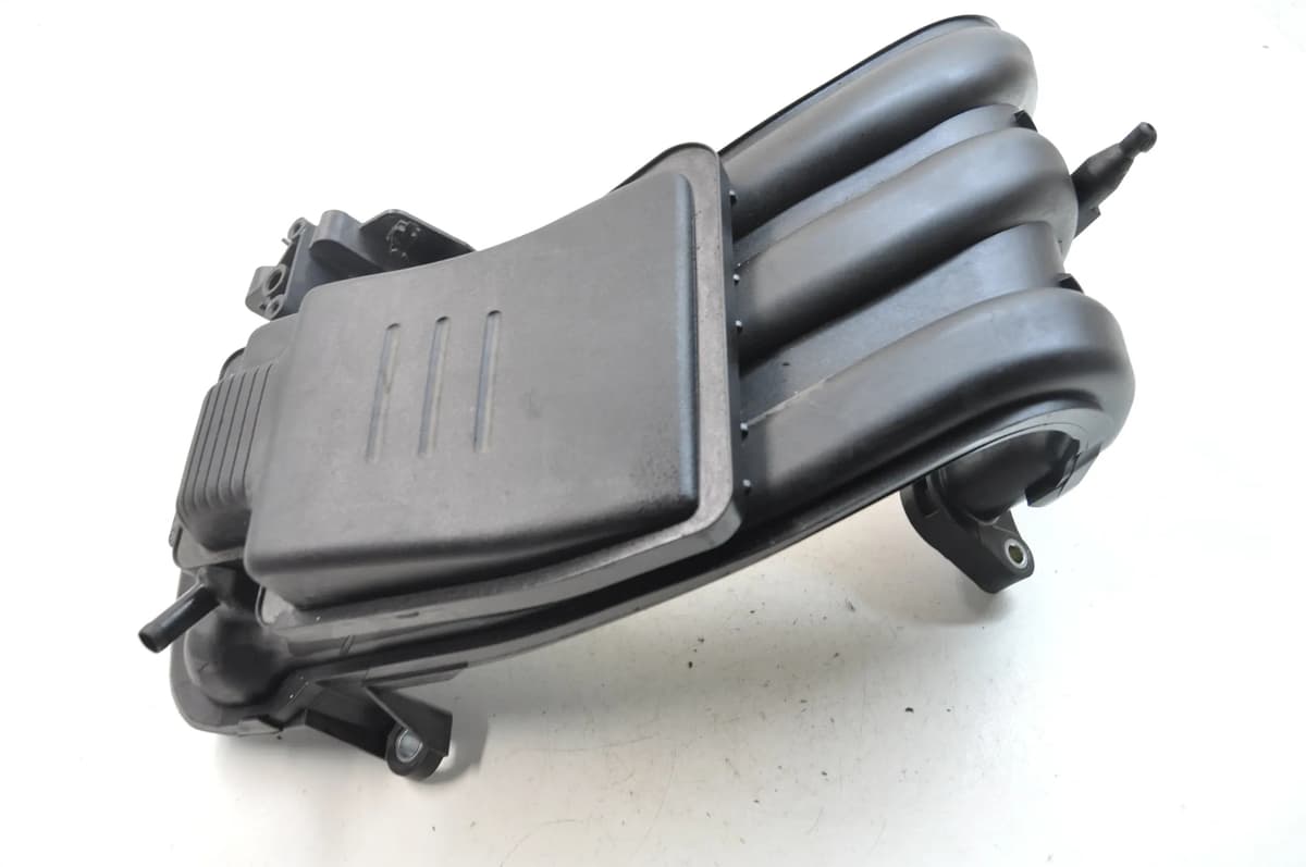 NISSAN NOTE E12 2013 Intake Manifold 121CB106