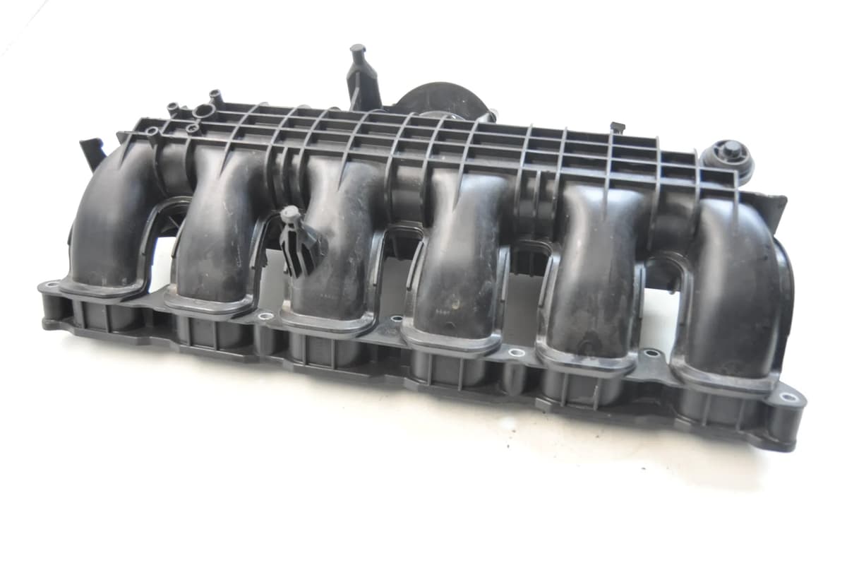 BMW 2 Coupe F22, F87 2018 Intake Manifold 70323536