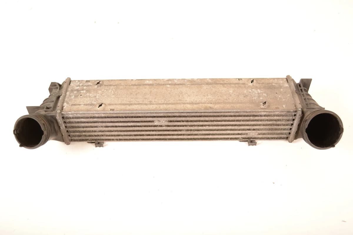 BMW 3 E91 320d 2008 RHD Intercooler Radiator 7798788 3940317
