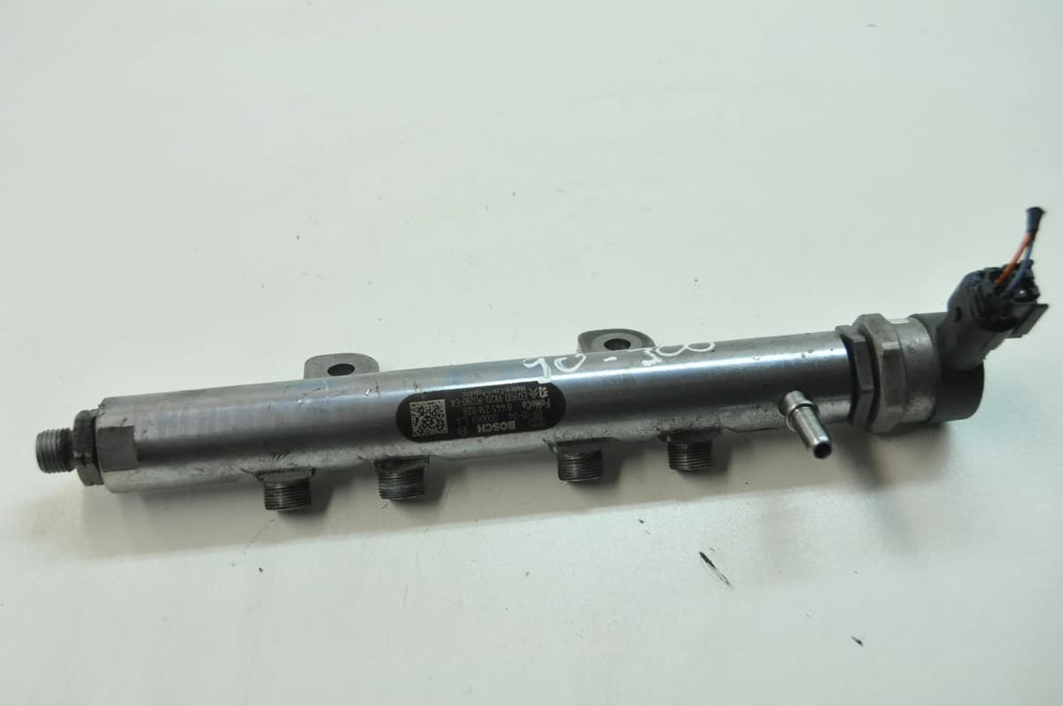 Jaguar XF X260 3.0D Fuel Rail 9X2Q-9D280-EA 177kW 2010 4124685