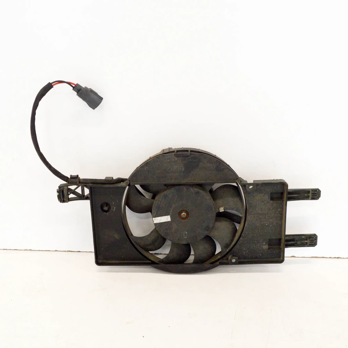 FORD FOCUS MK3 1.0 Petrol 92kw Intercooler Fan BV61-8C607-SB 2012
