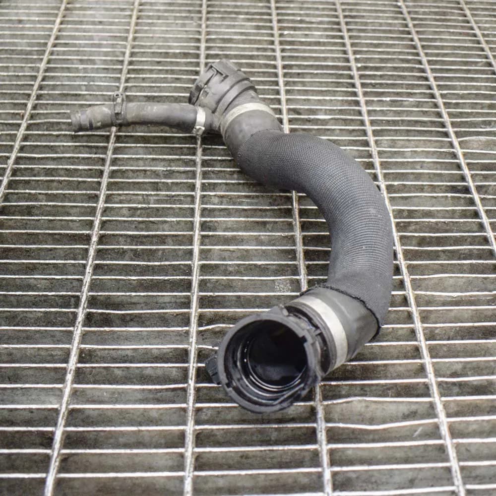 BMW 5 F10 550 i Right Side Water Radiator Pipe Hose 7575427 N46B44B 330kw 2012