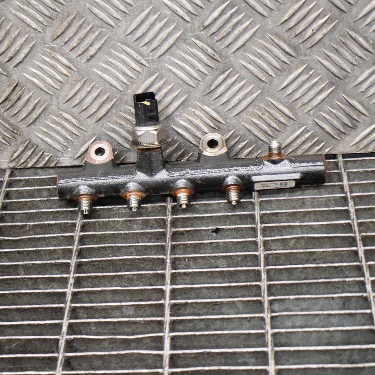 NISSAN QASHQAI II J11, J11_ 2016 Fuel Rail H8201225030