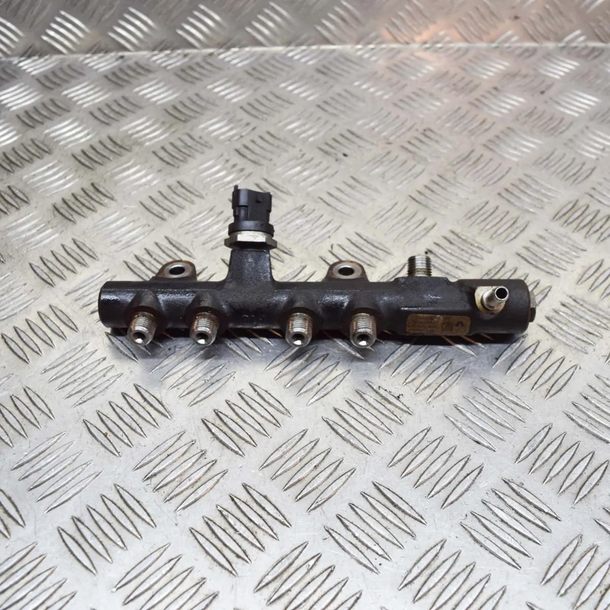 RENAULT CLIO MK4 Fuel Rail BH 121700053 175214011R 1.5 Diesel 66kw 2013