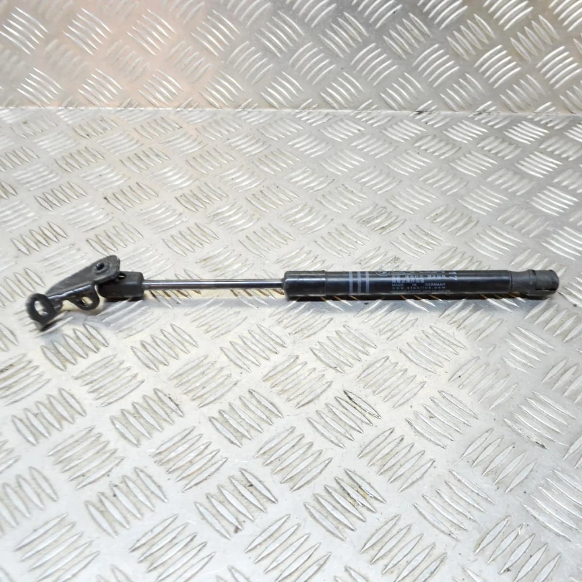 BMW 5 F10 Front Left Bonnet Hood Gas Strut 7309117 2.00 Diesel 135kw 2012